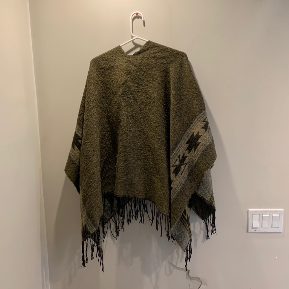 Reversible Shawl - Picture 2 of 4